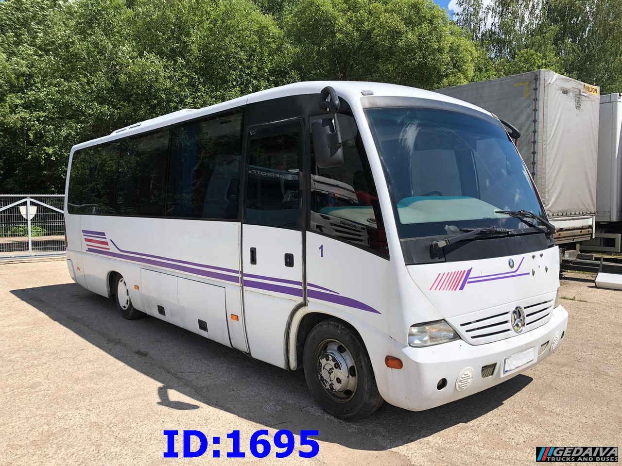 MERCEDES-BENZ Vario Medio 815 30-Seater - Turistinis autobusas: foto 1 MERCEDES-BENZ Vario Medio 815 30-Seater - Turistinis autobusas: foto 1