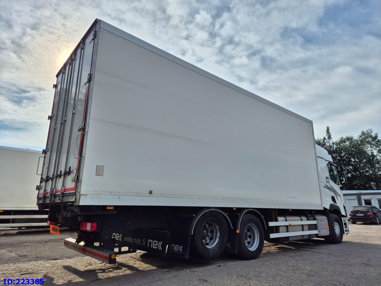 RENAULT T520 6x2 Euro 6 (Box 7.82m) - Furgonas sunkvežimis: foto 5 RENAULT T520 6x2 Euro 6 (Box 7.82m) - Furgonas sunkvežimis: foto 5