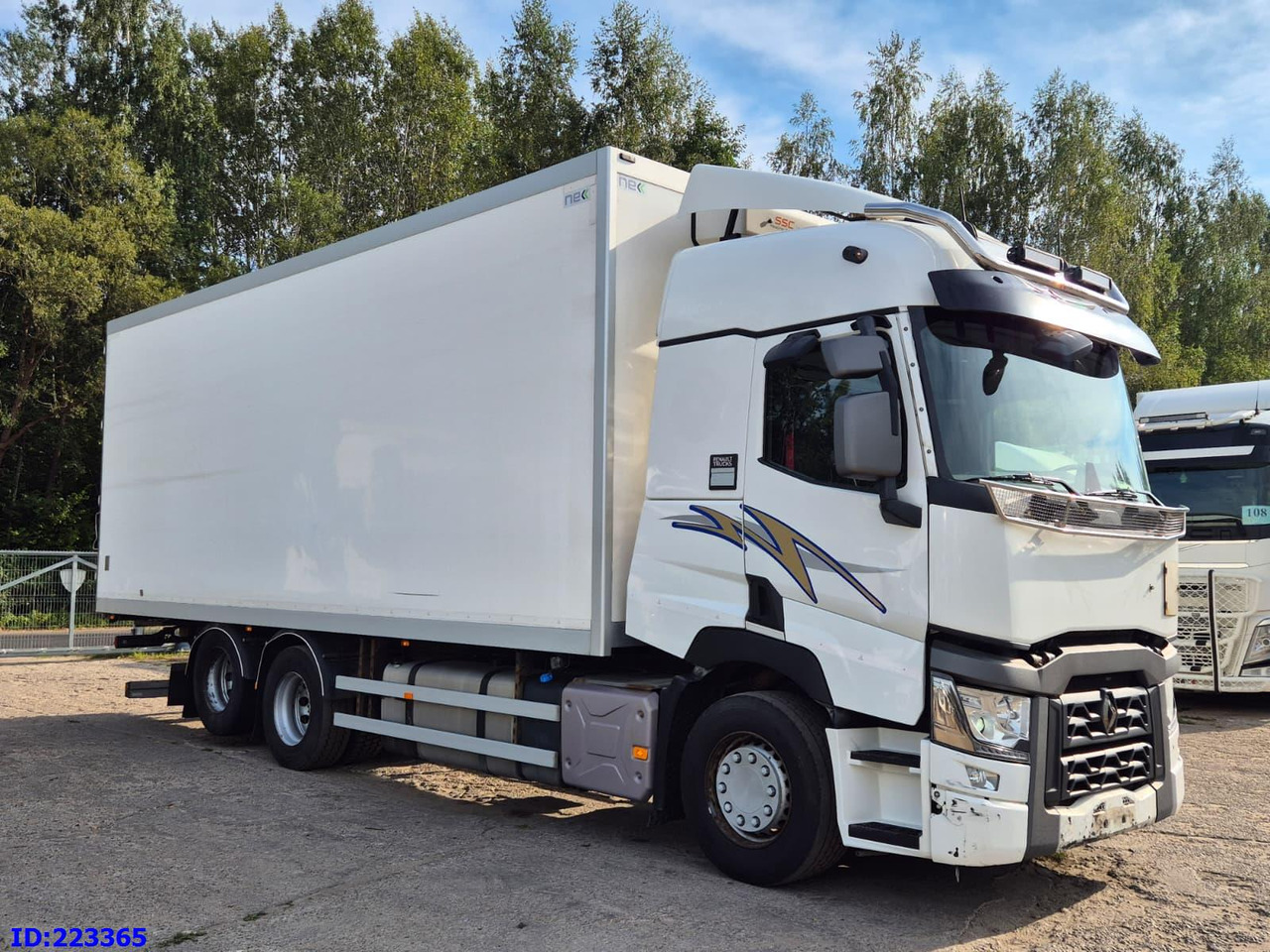 RENAULT T520 6x2 Euro 6 (Box 7.82m) - Furgonas sunkvežimis: foto 4 RENAULT T520 6x2 Euro 6 (Box 7.82m) - Furgonas sunkvežimis: foto 4