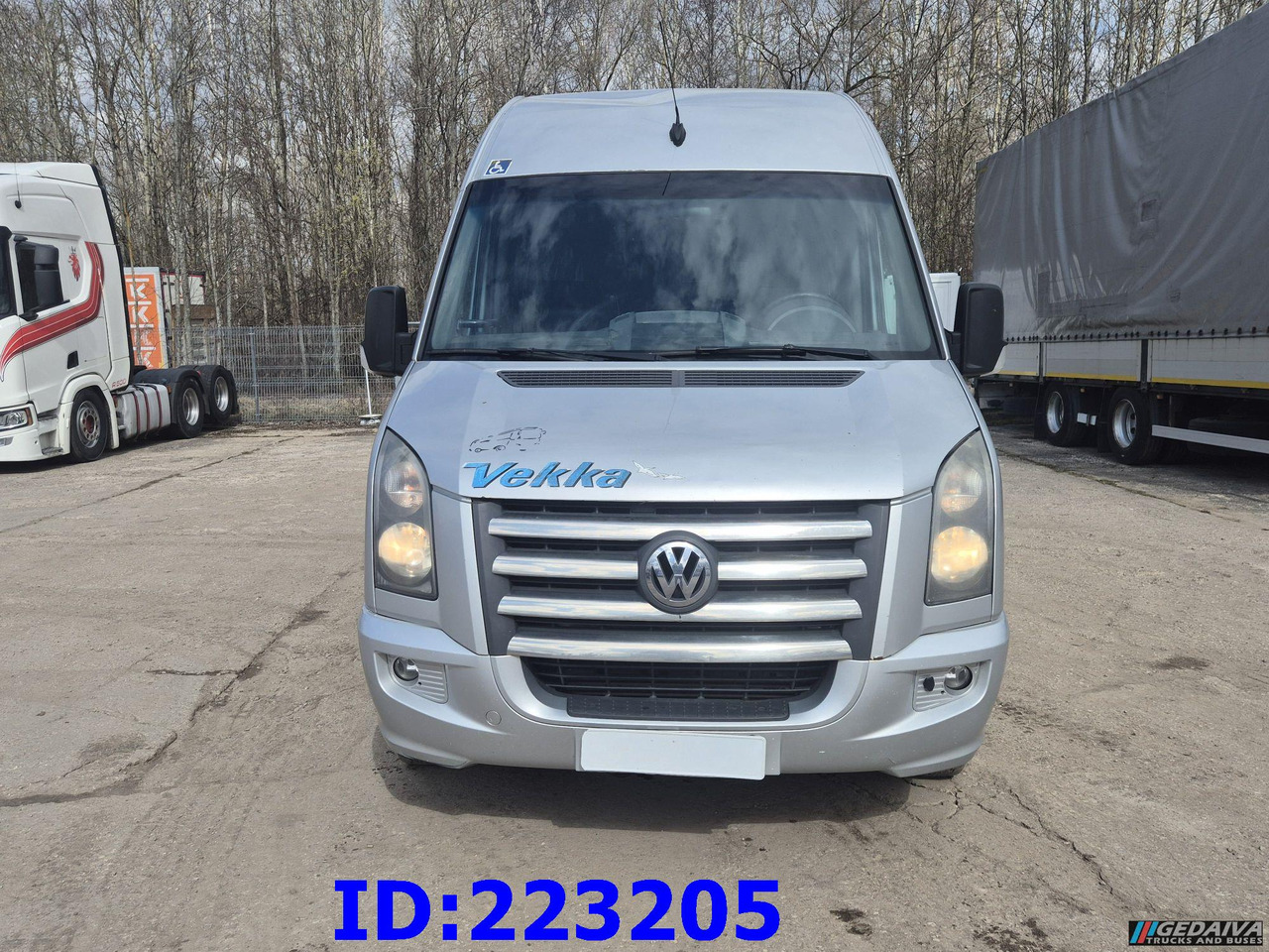 VOLKSWAGEN Crafter VIP - 17-seats - Euro5 - Turistinis autobusas: foto 2 VOLKSWAGEN Crafter VIP - 17-seats - Euro5 - Turistinis autobusas: foto 2