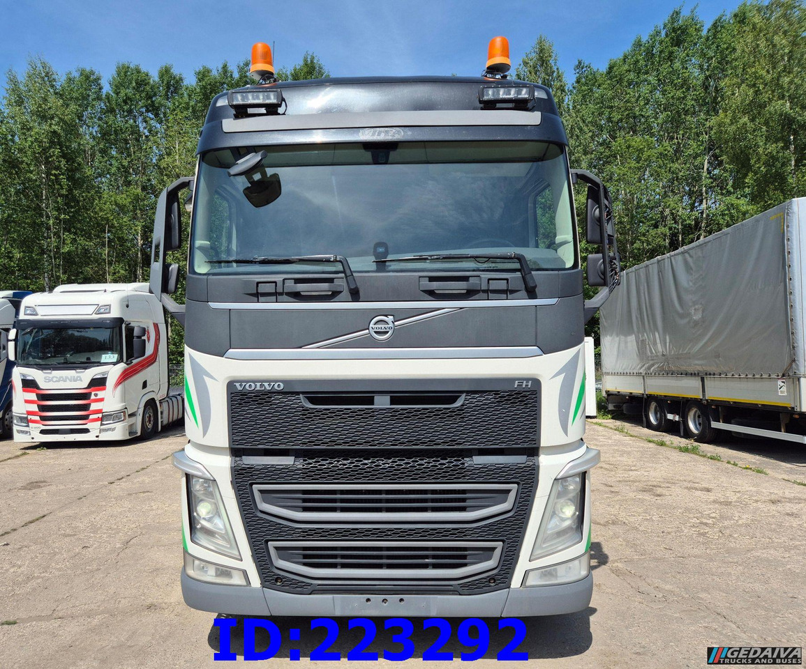 VOLVO FH13 540HP 8x4 Steering axle - Izoterminis sunkvežimis: foto 2 VOLVO FH13 540HP 8x4 Steering axle - Izoterminis sunkvežimis: foto 2