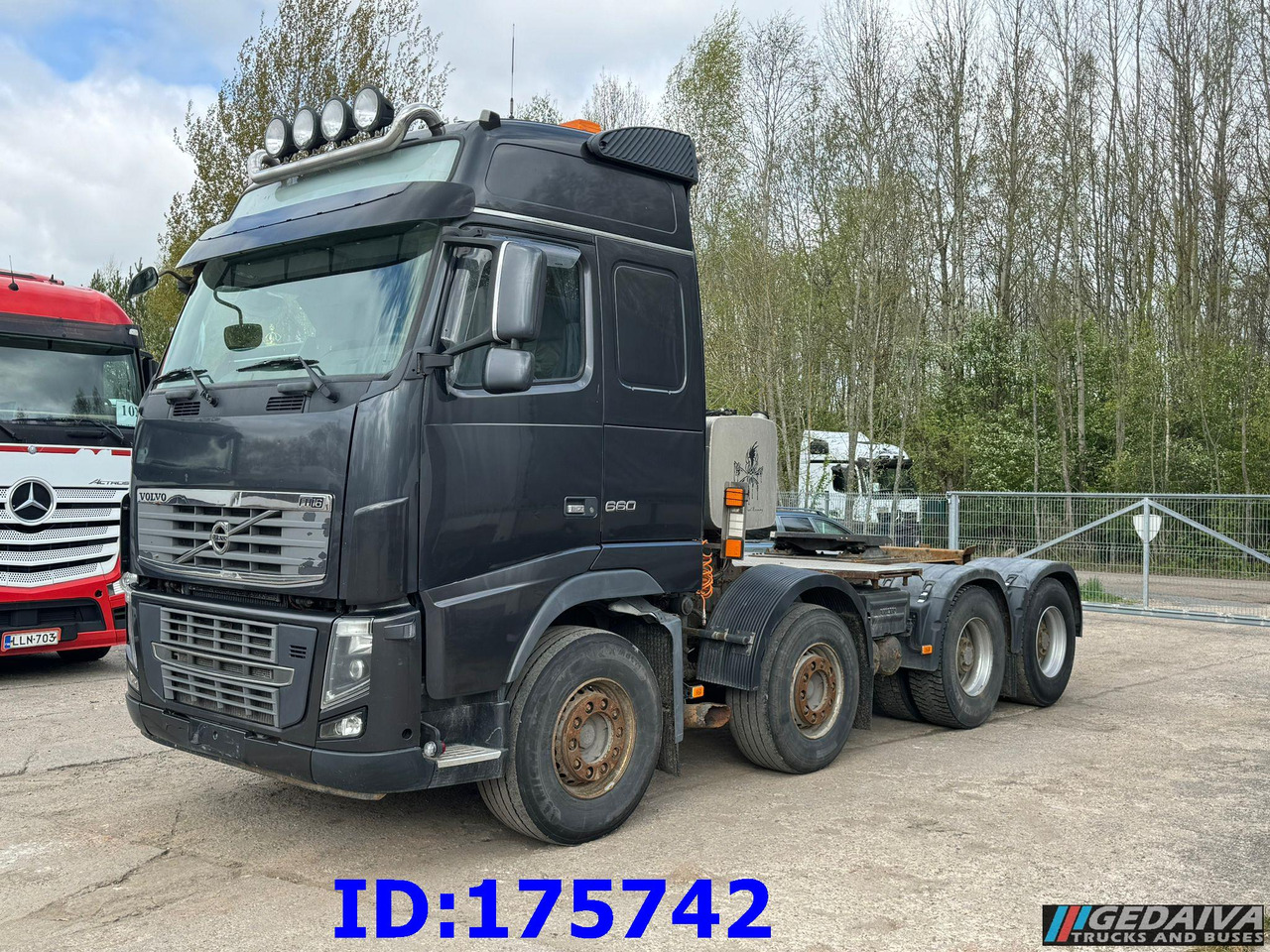 VOLVO FH16 660HP 8x4 - Vilkikas: foto 1 VOLVO FH16 660HP 8x4 - Vilkikas: foto 1