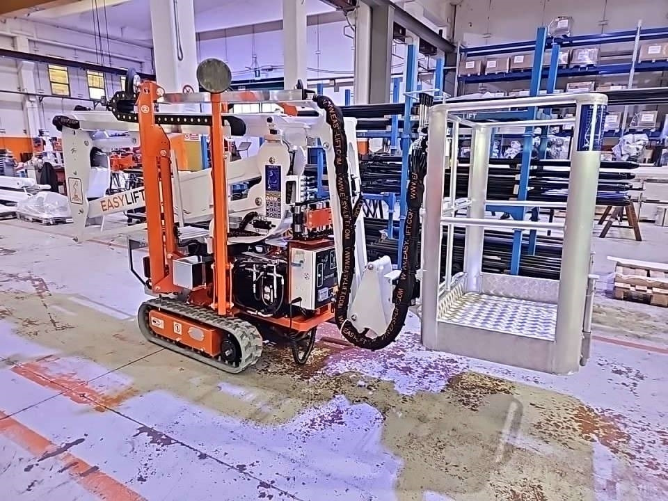 EasyLift R130 - Alkūninis keltuvas, Vikšrinis keltuvas: foto 1 EasyLift R130 - Alkūninis keltuvas, Vikšrinis keltuvas: foto 1