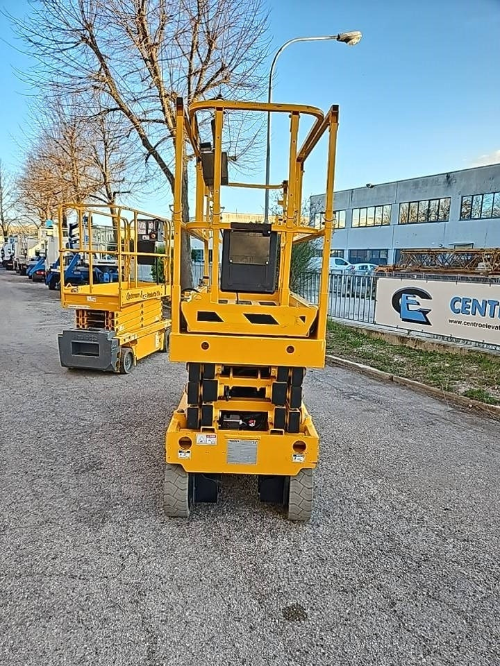 Haulotte Compact 10 N - Žirklinis keltuvas: foto 2 Haulotte Compact 10 N - Žirklinis keltuvas: foto 2