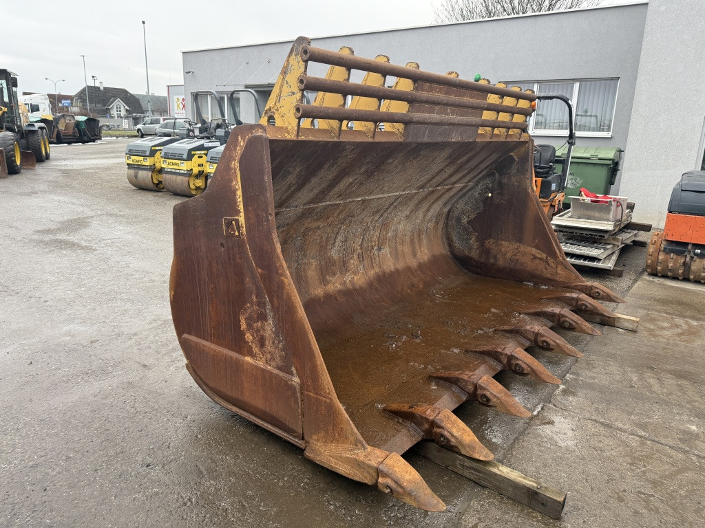 Caterpillar 980 K (111788) - Krautuvo kaušas: foto 2 Caterpillar 980 K (111788) - Krautuvo kaušas: foto 2