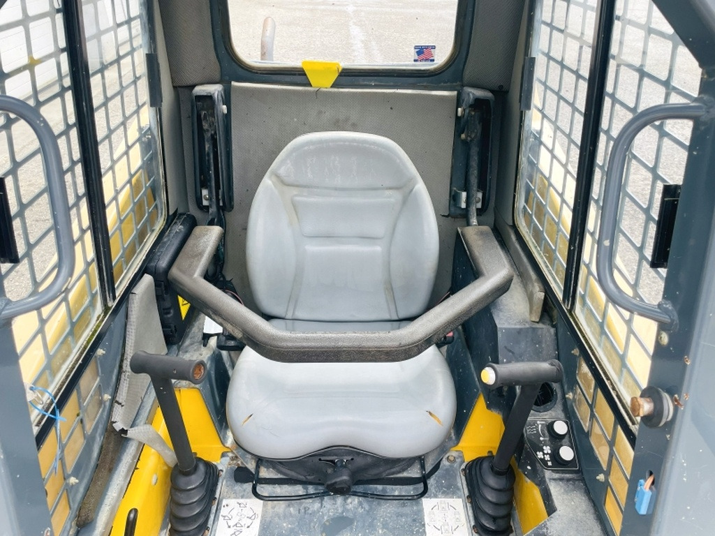 Gehl SL4240 (4035) - Mini krautuvas: foto 5 Gehl SL4240 (4035) - Mini krautuvas: foto 5