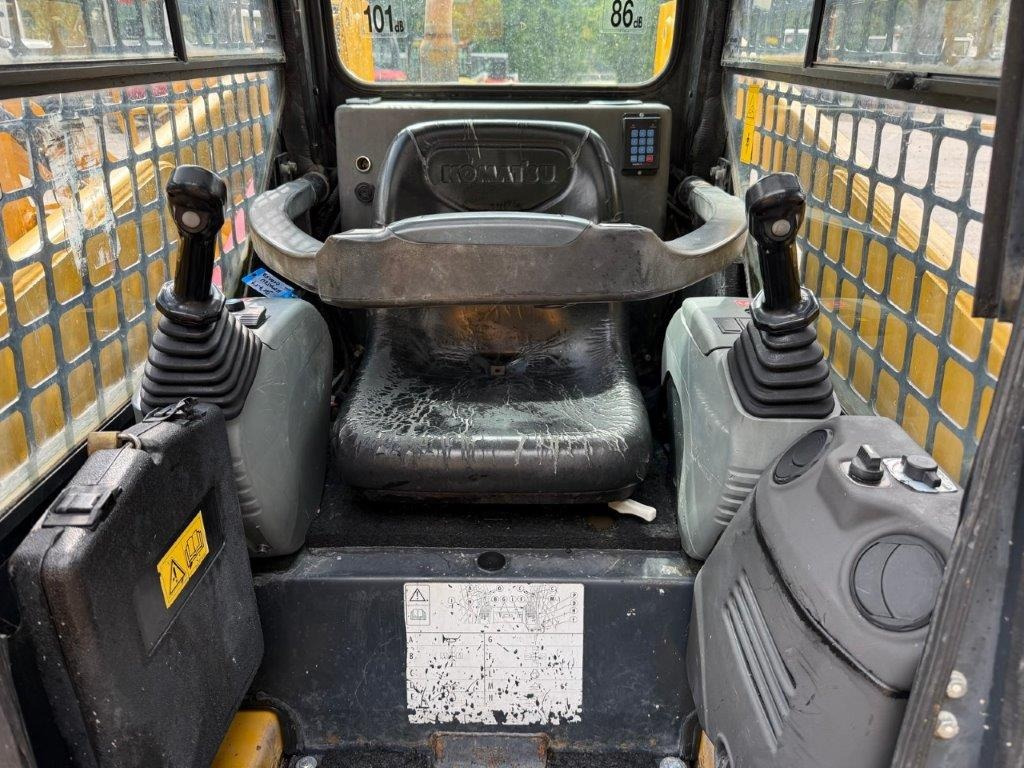 Komatsu SK714-5 (4026) - Mini krautuvas: foto 4 Komatsu SK714-5 (4026) - Mini krautuvas: foto 4