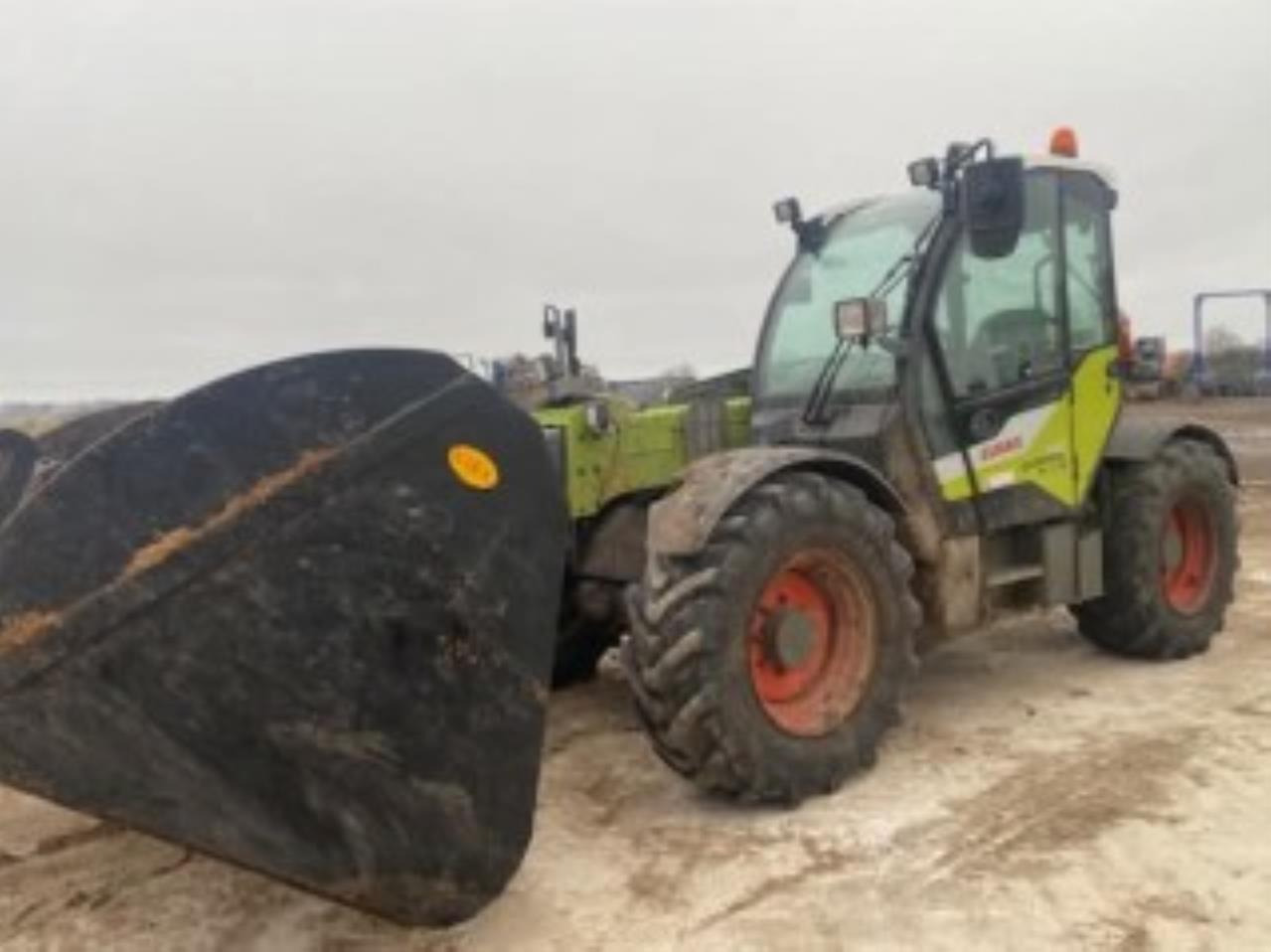 Claas 732 - Teleskopinis krautuvas: foto 1 Claas 732 - Teleskopinis krautuvas: foto 1