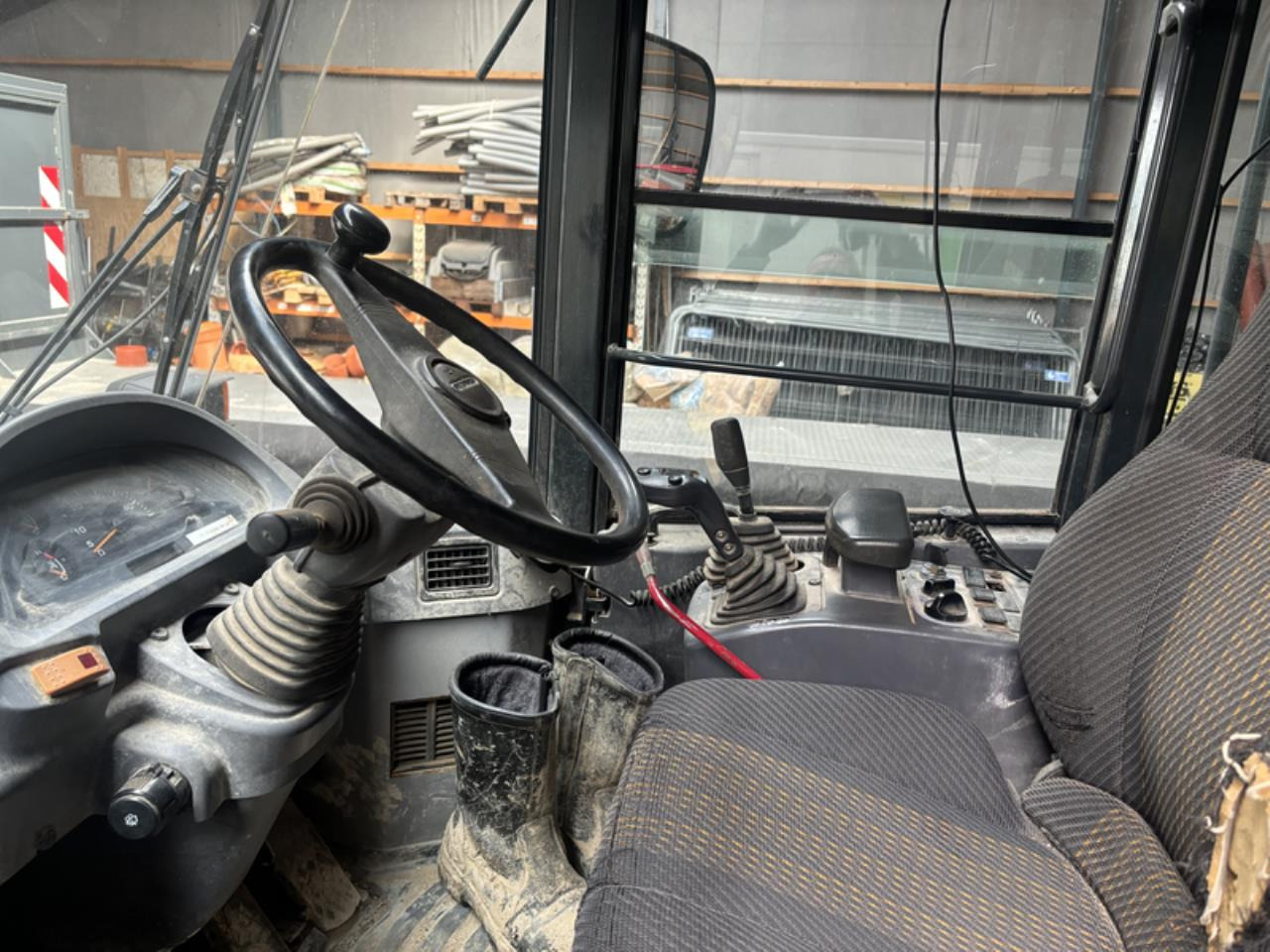 Komatsu WA250PZ-5 - Ratinis krautuvas: foto 5 Komatsu WA250PZ-5 - Ratinis krautuvas: foto 5