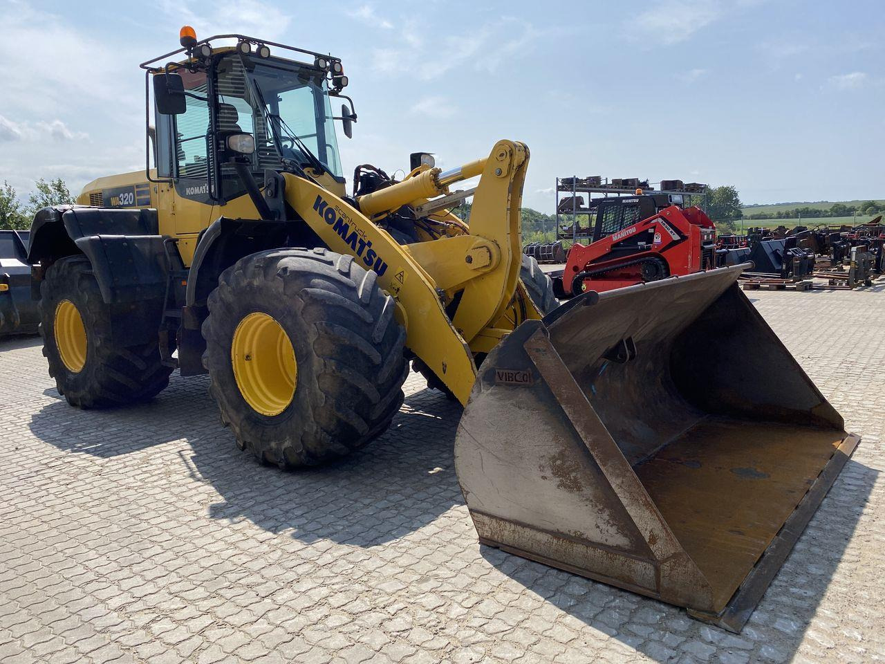 Komatsu WA320-7 - Ratinis krautuvas: foto 5 Komatsu WA320-7 - Ratinis krautuvas: foto 5