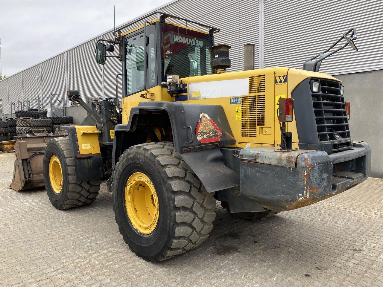 Komatsu WA320PZ-6 - Ratinis krautuvas: foto 2 Komatsu WA320PZ-6 - Ratinis krautuvas: foto 2