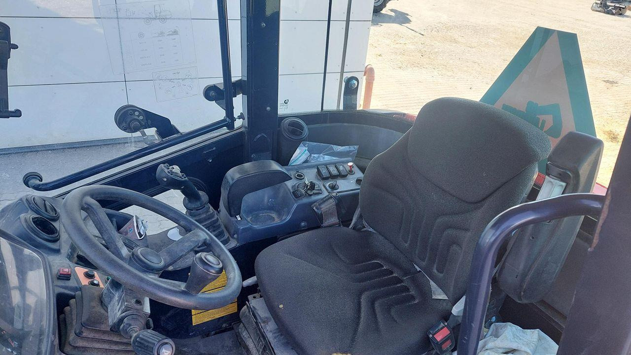 Kubota R085 - Šarnyrinis krautuvas: foto 4 Kubota R085 - Šarnyrinis krautuvas: foto 4