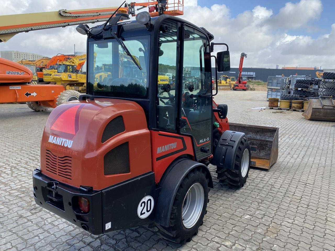 Manitou MLA 5-50H-Z CAB - Šarnyrinis krautuvas: foto 4 Manitou MLA 5-50H-Z CAB - Šarnyrinis krautuvas: foto 4