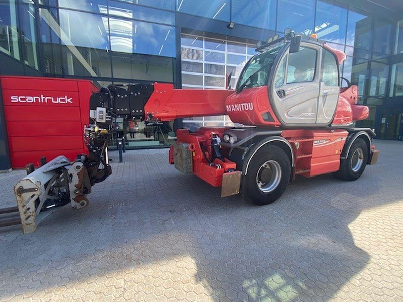 Manitou MRT2550 P+ ST4 - Teleskopinis krautuvas: foto 1 Manitou MRT2550 P+ ST4 - Teleskopinis krautuvas: foto 1