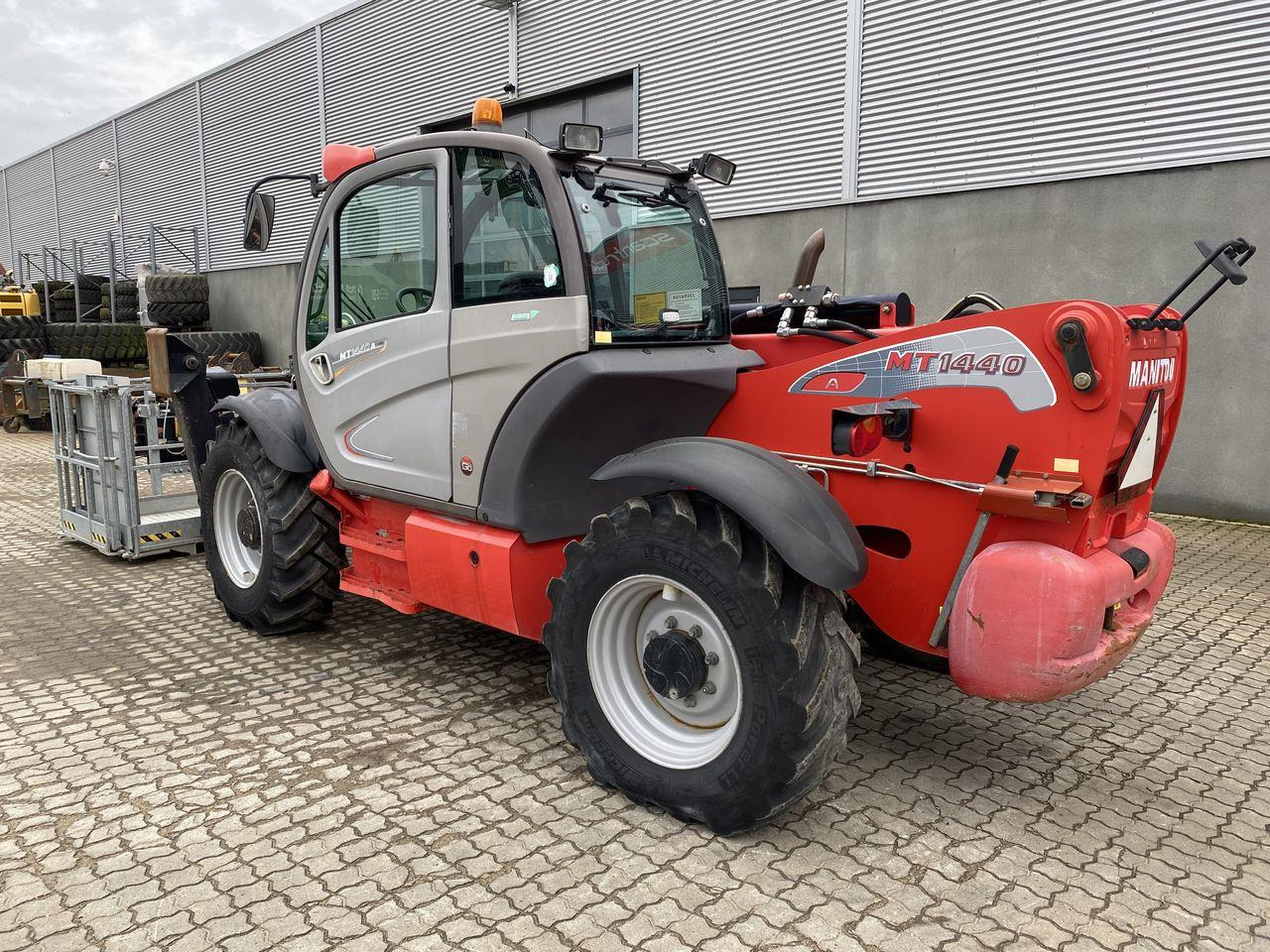Manitou MT1440A ST3B - Teleskopinis krautuvas: foto 2 Manitou MT1440A ST3B - Teleskopinis krautuvas: foto 2