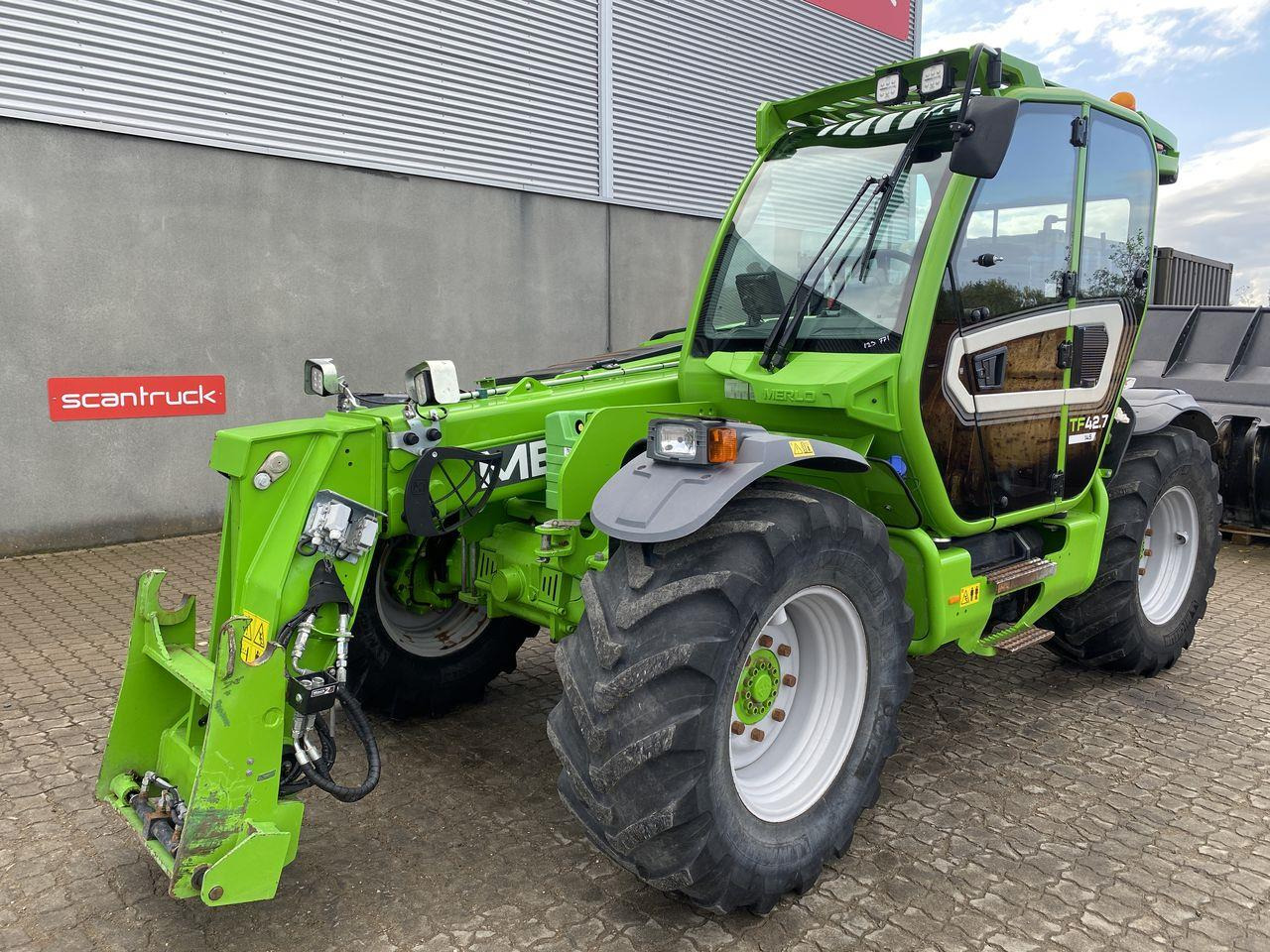 Merlo TF42.7-145 - Teleskopinis krautuvas: foto 1 Merlo TF42.7-145 - Teleskopinis krautuvas: foto 1
