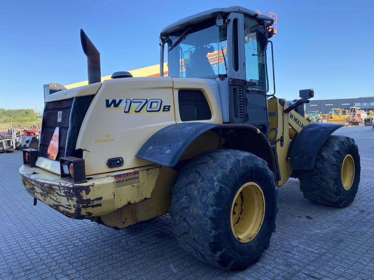 New Holland W170B - Ratinis krautuvas: foto 4 New Holland W170B - Ratinis krautuvas: foto 4
