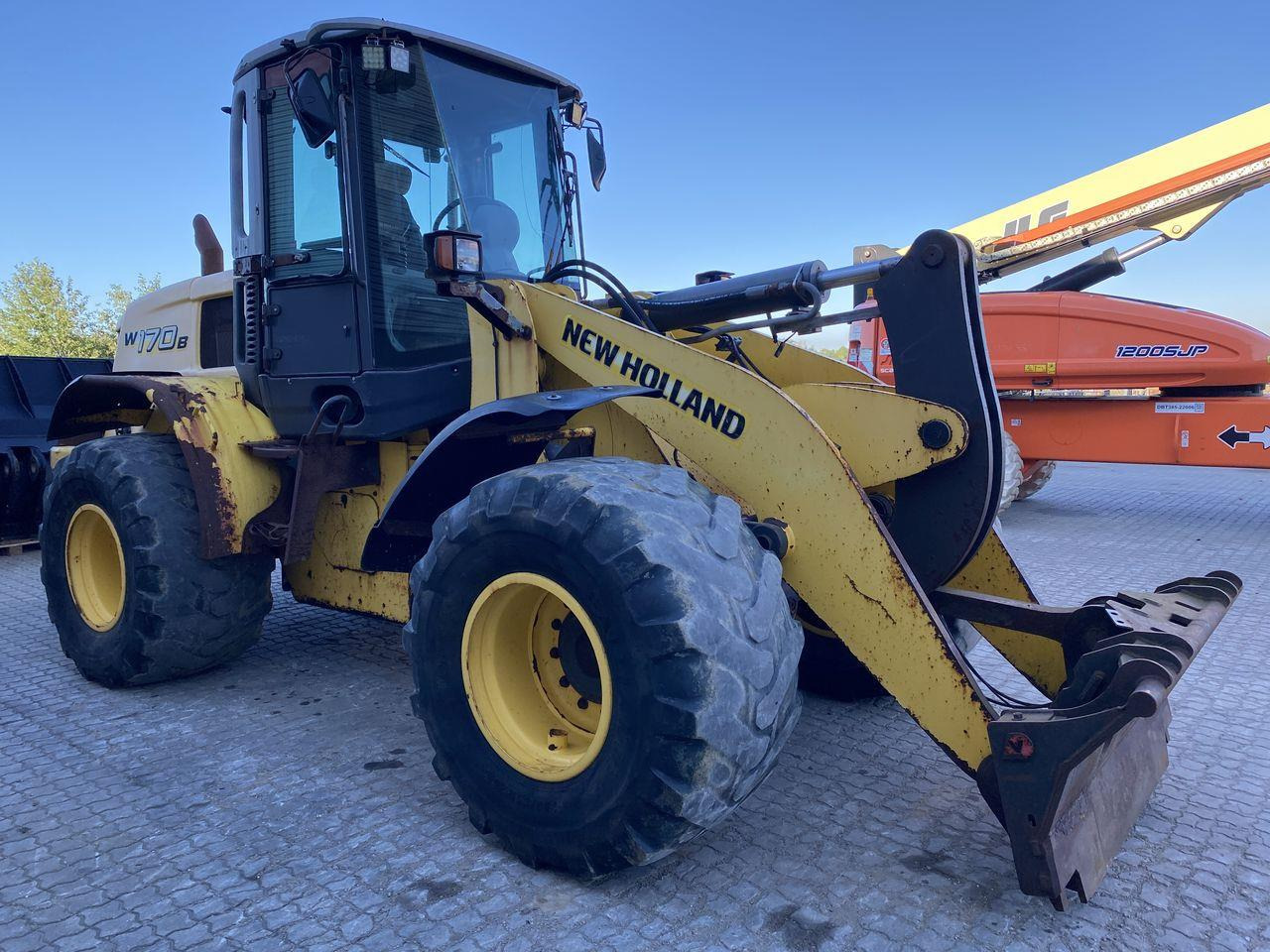 New Holland W170B - Ratinis krautuvas: foto 5 New Holland W170B - Ratinis krautuvas: foto 5
