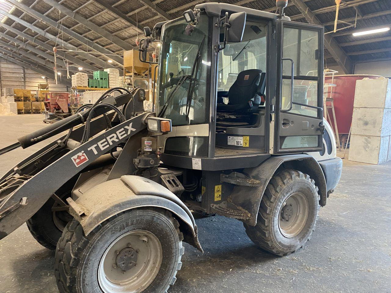 Terex TL65 - Šarnyrinis krautuvas: foto 3 Terex TL65 - Šarnyrinis krautuvas: foto 3