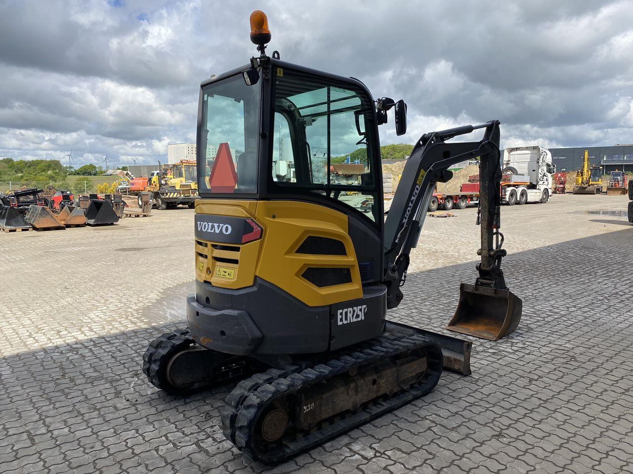Volvo ECR25 - Mini ekskavatorius: foto 4 Volvo ECR25 - Mini ekskavatorius: foto 4