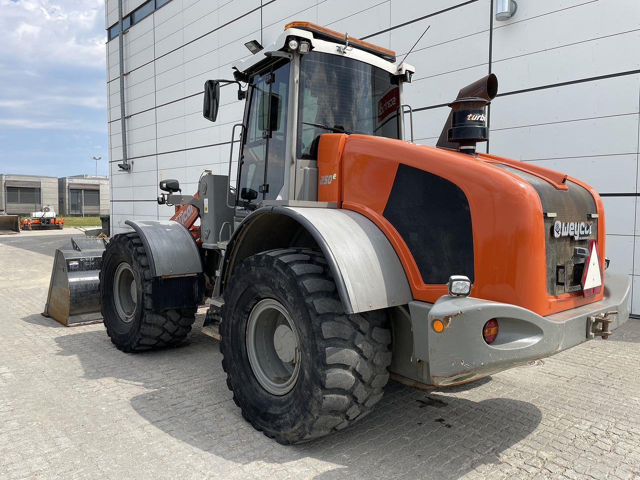 Weycor AR250E - Ratinis krautuvas: foto 2 Weycor AR250E - Ratinis krautuvas: foto 2