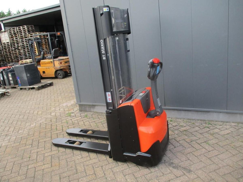 Toyota SWE 100 - Keltuvas: foto 3 Toyota SWE 100 - Keltuvas: foto 3