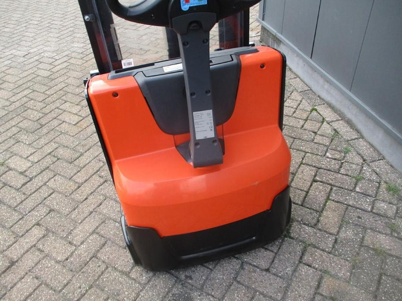 Toyota SWE 100 - Keltuvas: foto 4 Toyota SWE 100 - Keltuvas: foto 4