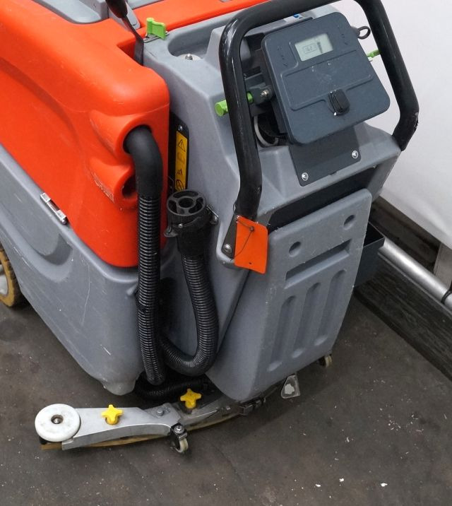 Hako Hakomatic B70 - Grindų plovimo mašina: foto 4 Hako Hakomatic B70 - Grindų plovimo mašina: foto 4