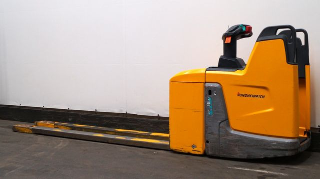 Jungheinrich ERE225 - Padėklų krautuvas: foto 2 Jungheinrich ERE225 - Padėklų krautuvas: foto 2