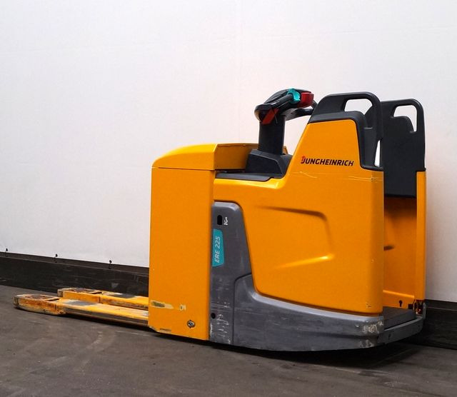 Jungheinrich ERE225 - Padėklų krautuvas: foto 2 Jungheinrich ERE225 - Padėklų krautuvas: foto 2