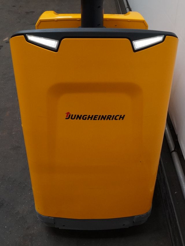 Jungheinrich ERE225 - Padėklų krautuvas: foto 4 Jungheinrich ERE225 - Padėklų krautuvas: foto 4