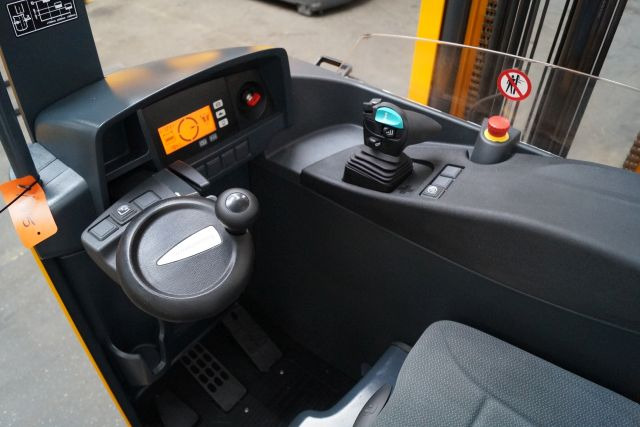 Jungheinrich ETV214 - Krautuvas su šakėmis: foto 3 Jungheinrich ETV214 - Krautuvas su šakėmis: foto 3