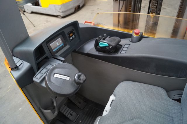 Jungheinrich ETV216 - Krautuvas su šakėmis: foto 3 Jungheinrich ETV216 - Krautuvas su šakėmis: foto 3