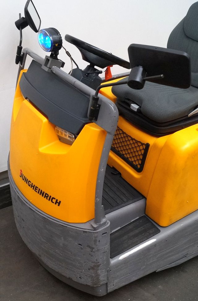 Jungheinrich EZS570 - Elektrinis vilkikas: foto 3 Jungheinrich EZS570 - Elektrinis vilkikas: foto 3