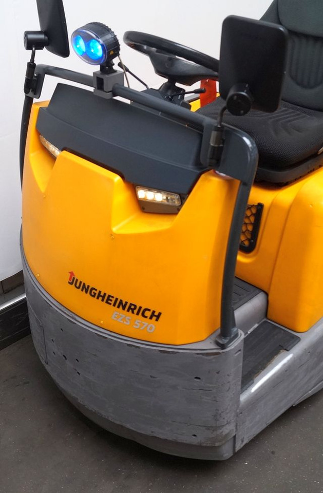 Jungheinrich EZS570 - Elektrinis vilkikas: foto 3 Jungheinrich EZS570 - Elektrinis vilkikas: foto 3