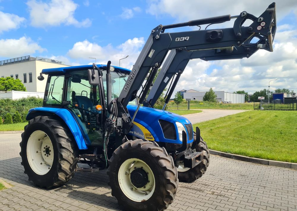 New Holland T5040 - Traktorius: foto 2 New Holland T5040 - Traktorius: foto 2