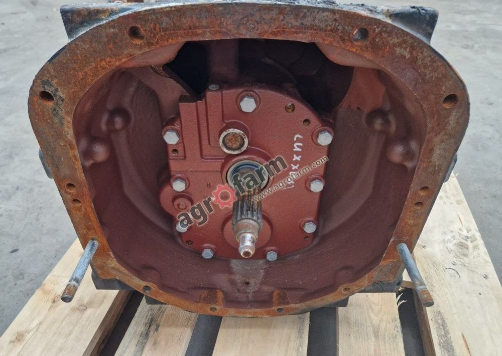 Skrzynia biegów Case Luxxum 120 ZF - Pavarų dėžė: foto 3 Skrzynia biegów Case Luxxum 120 ZF - Pavarų dėžė: foto 3