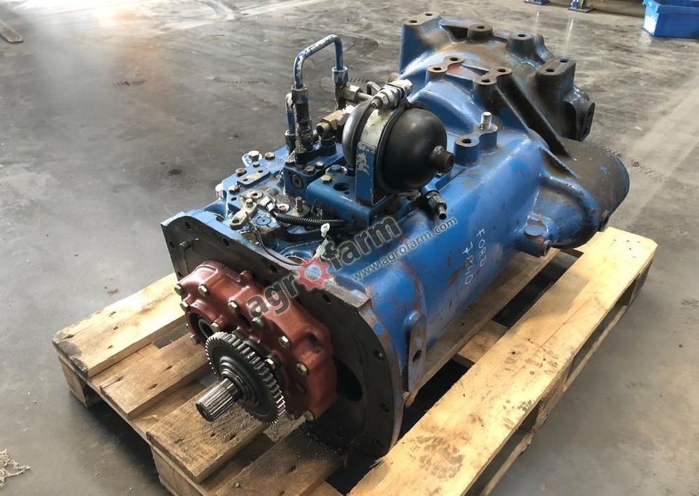 Skrzynia biegów Ford 7840 F0NN7003FD - Pavarų dėžė: foto 1 Skrzynia biegów Ford 7840 F0NN7003FD - Pavarų dėžė: foto 1