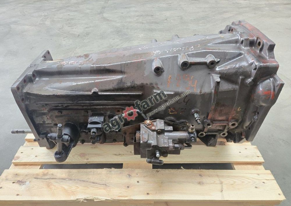 Skrzynia biegów Massey Ferguson 6180, Dynashift - Pavarų dėžė: foto 1 Skrzynia biegów Massey Ferguson 6180, Dynashift - Pavarų dėžė: foto 1