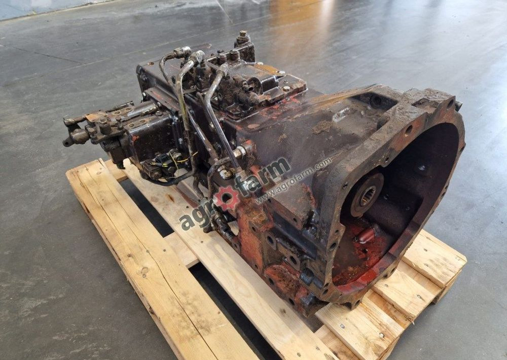 Skrzynia biegów New Holland M100 - Pavarų dėžė: foto 2 Skrzynia biegów New Holland M100 - Pavarų dėžė: foto 2