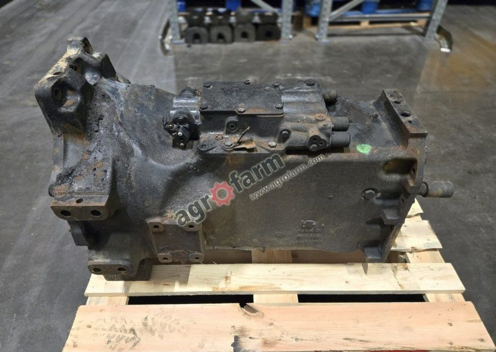 Skrzynia biegów New Holland T6070, T6050, T6040 - Pavarų dėžė: foto 3 Skrzynia biegów New Holland T6070, T6050, T6040 - Pavarų dėžė: foto 3