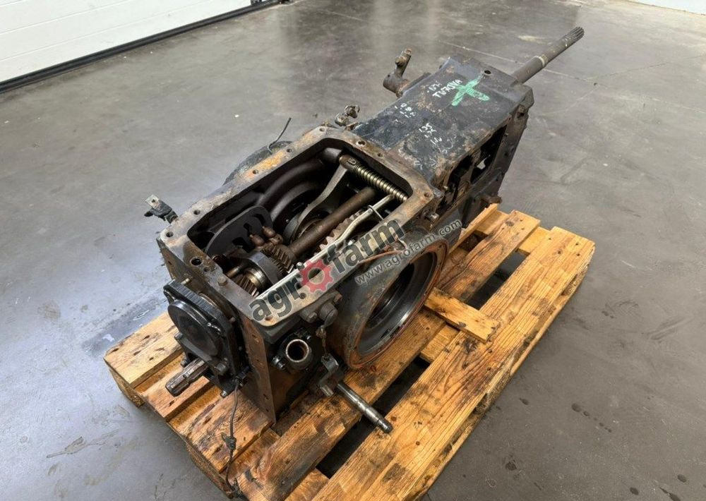 Skrzynia biegów New Holland TN70VA - Pavarų dėžė: foto 3 Skrzynia biegów New Holland TN70VA - Pavarų dėžė: foto 3