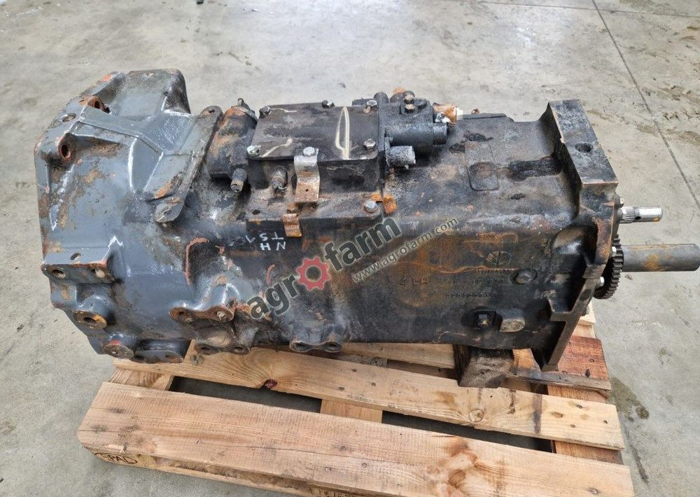 Skrzynia biegów New Holland TS100 - Pavarų dėžė: foto 2 Skrzynia biegów New Holland TS100 - Pavarų dėžė: foto 2