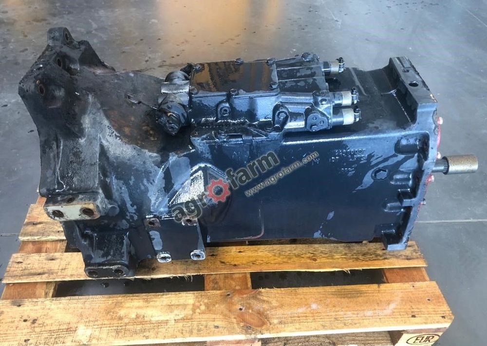 Skrzynia biegów New Holland TS100A 47132498 - Pavarų dėžė: foto 4 Skrzynia biegów New Holland TS100A 47132498 - Pavarų dėžė: foto 4