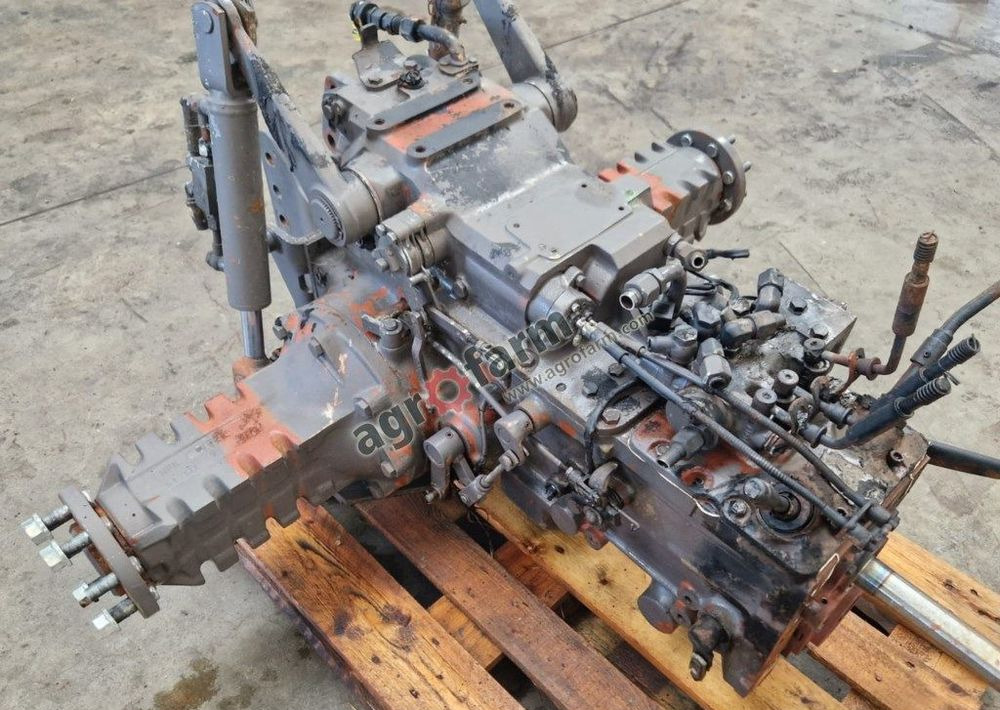 Skrzynia biegów i most tylny Renault Fructus 130 - Pavarų dėžė: foto 1 Skrzynia biegów i most tylny Renault Fructus 130 - Pavarų dėžė: foto 1