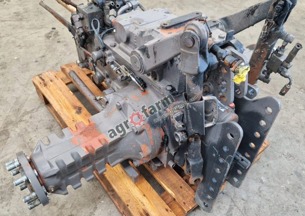 Skrzynia biegów i most tylny Renault Fructus 130 - Pavarų dėžė: foto 3 Skrzynia biegów i most tylny Renault Fructus 130 - Pavarų dėžė: foto 3