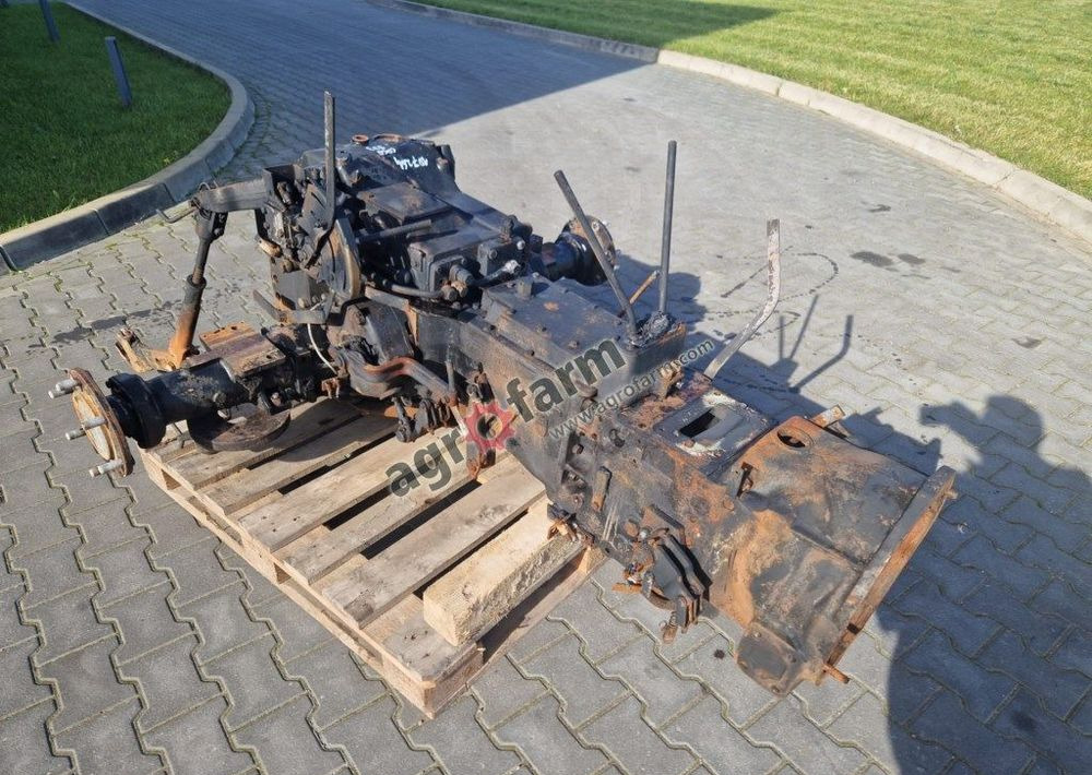Skrzynia biegów z tylnym mostem Case 833 3232742R1 - Pavarų dėžė: foto 2 Skrzynia biegów z tylnym mostem Case 833 3232742R1 - Pavarų dėžė: foto 2