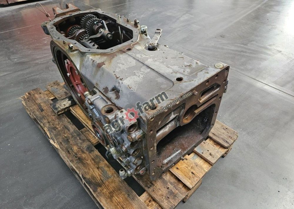 TYLNY MOST MASSEY FERGUSON 3070 3382213M4 - Pavarų dėžė: foto 1 TYLNY MOST MASSEY FERGUSON 3070 3382213M4 - Pavarų dėžė: foto 1