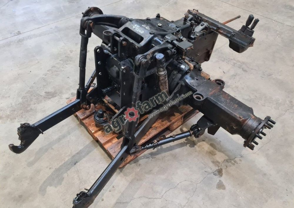 Tylny most New Holland T5040 87700831 - Pavarų dėžė: foto 2 Tylny most New Holland T5040 87700831 - Pavarų dėžė: foto 2