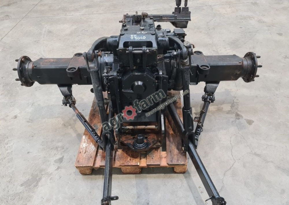 Tylny most New Holland T5040 87700831 - Pavarų dėžė: foto 3 Tylny most New Holland T5040 87700831 - Pavarų dėžė: foto 3